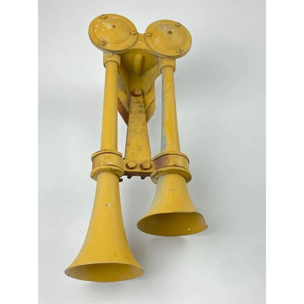 Vintage Double Trumpet Dual Air Horn - Untested - 16in L DP2134